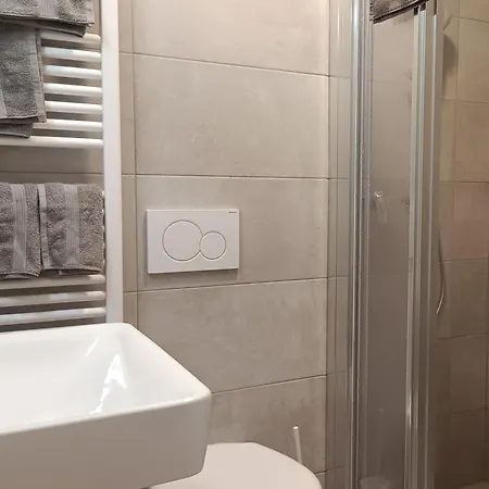 Haus Huber Und 米特西尔