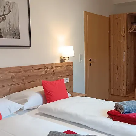 Haus Huber Und 3*