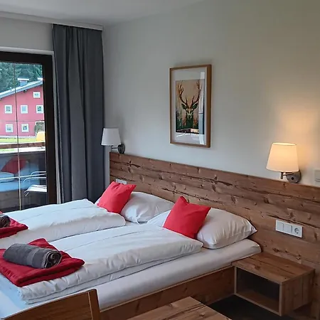 Haus Huber Und 招待所