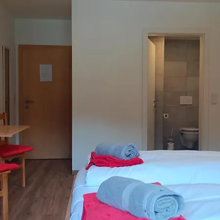 招待所 Haus Huber Und 3*