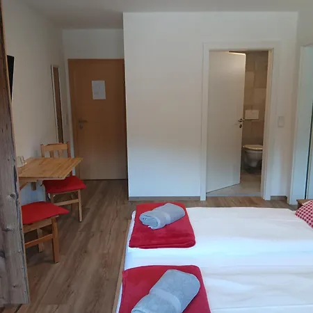 招待所 Haus Huber Und 3*