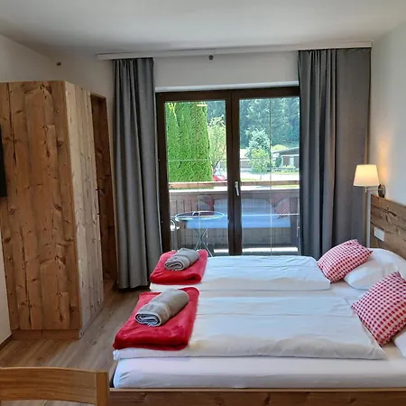 招待所 Haus Huber Und 米特西尔