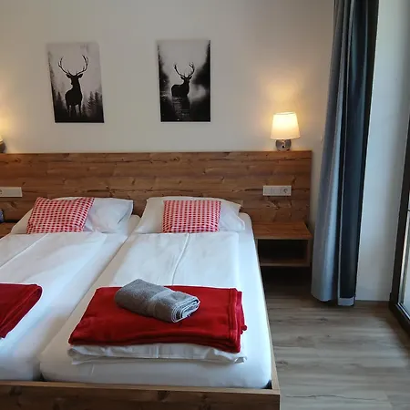 Haus Huber Und 招待所 3*